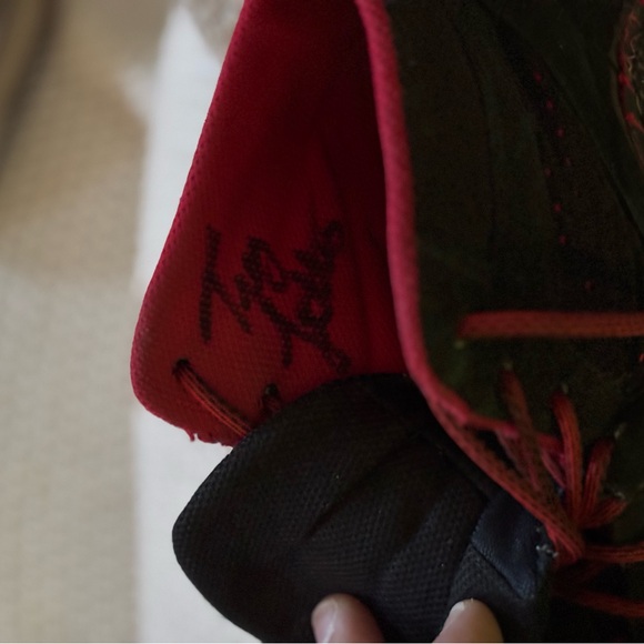 ASICS aggressors black red ,baby blue ,autograph,by, Troy Letters NCAA champion - Picture 2 of 3